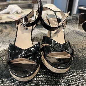 Womens Michael Kors size 9 black leathered upper mules